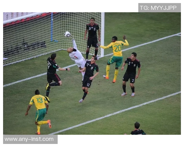 17号足球明星壁纸图片欣赏让你感受球场魅力与运动激情