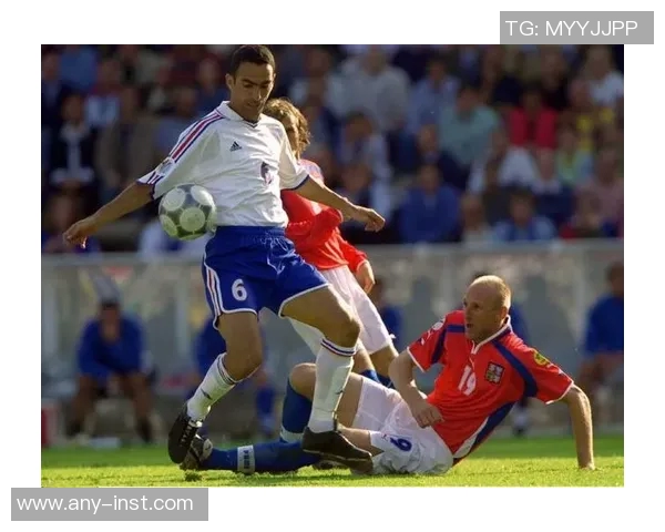 1996年欧洲杯捷克队的辉煌历程与传奇球员的精彩表现回顾